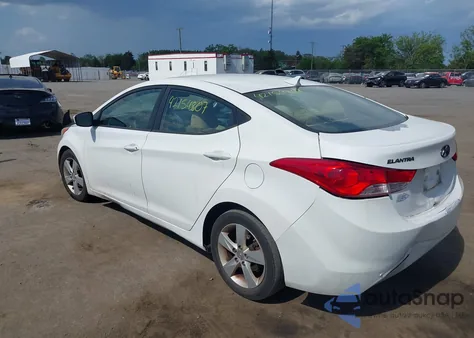 2013 Hyundai Elantra Gls z USA, uszkodzony, nr VIN 5NPDH4AE3DH338299